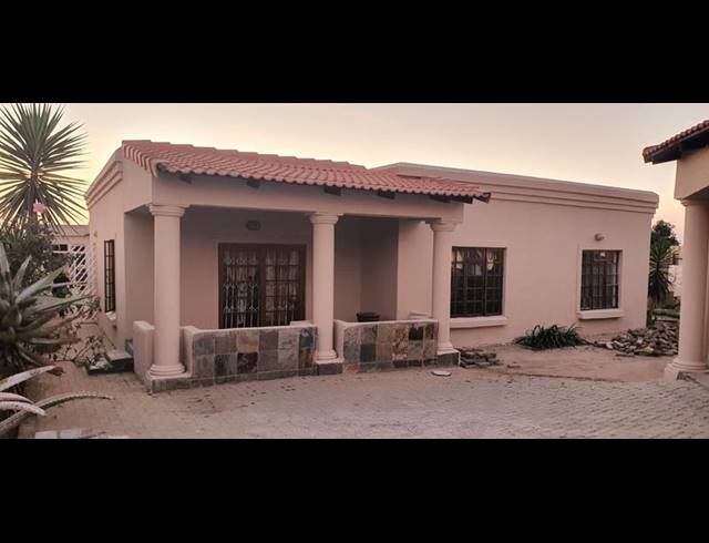 4 BEDROOM HOUSE FOR SALE IN SOSHANGUVE T